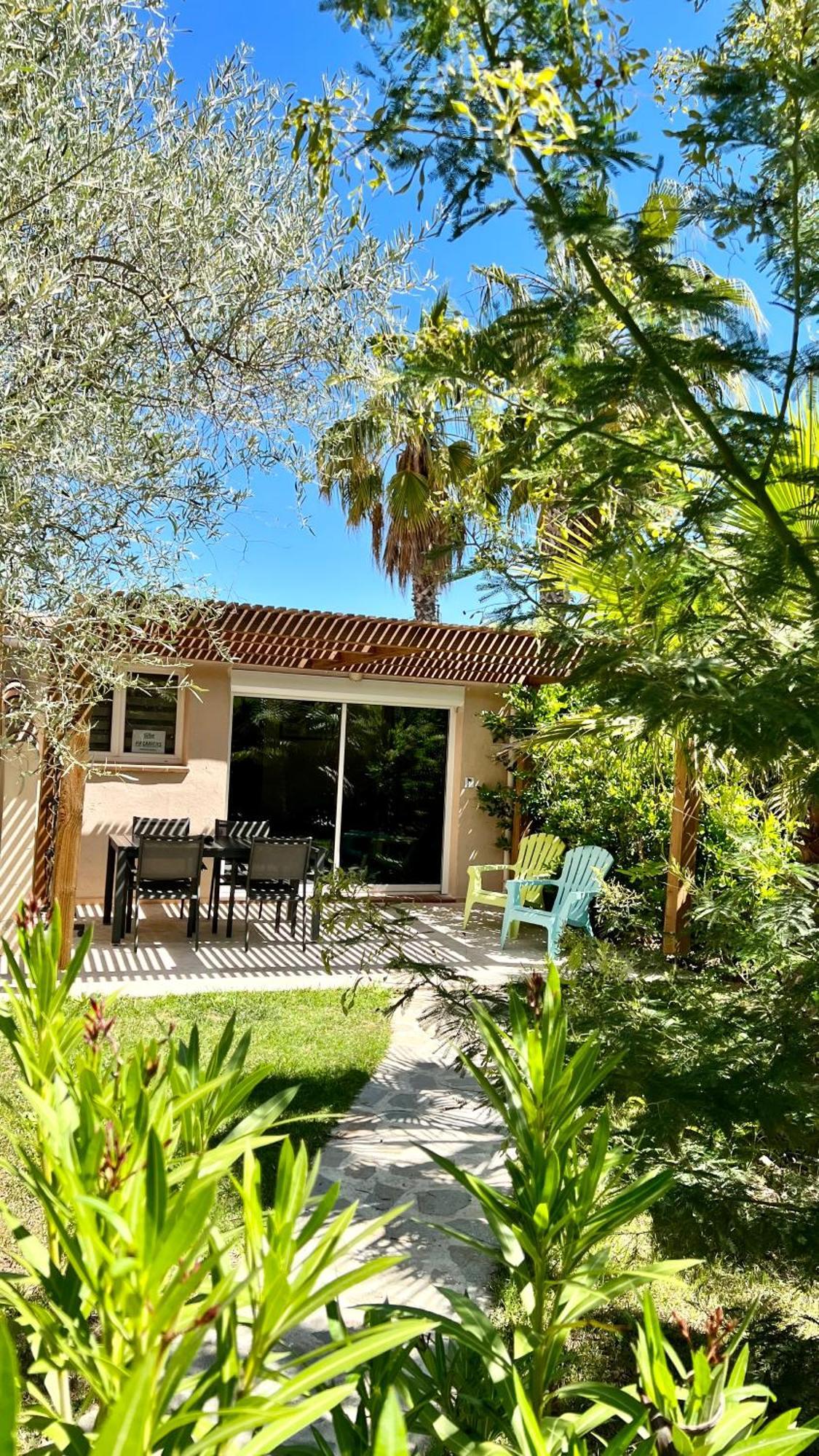 مبيت وإفطار Hyères Domaine De L'Aufrene المظهر الخارجي الصورة